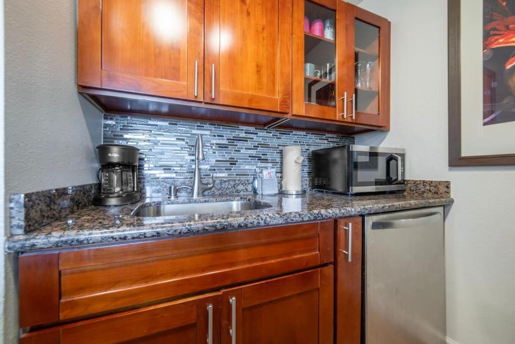 Stunning Maui Direct Ocean Front On The Beach, Walk To Beach From Condo, Watch Turtles, Whales, Ac In All Rooms Ocean View Pool And Spa Wailuku Bagian luar foto
