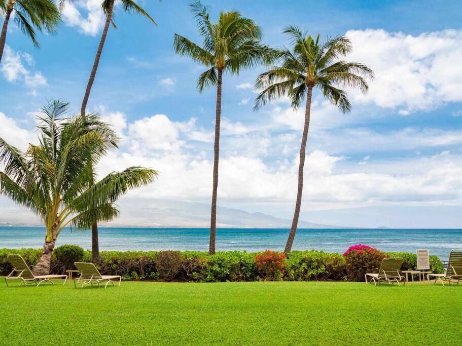 Stunning Maui Direct Ocean Front On The Beach, Walk To Beach From Condo, Watch Turtles, Whales, Ac In All Rooms Ocean View Pool And Spa Wailuku Bagian luar foto