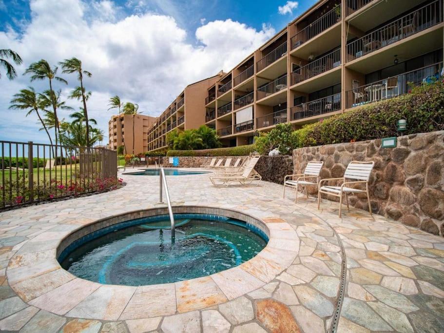 Stunning Maui Direct Ocean Front On The Beach, Walk To Beach From Condo, Watch Turtles, Whales, Ac In All Rooms Ocean View Pool And Spa Wailuku Bagian luar foto