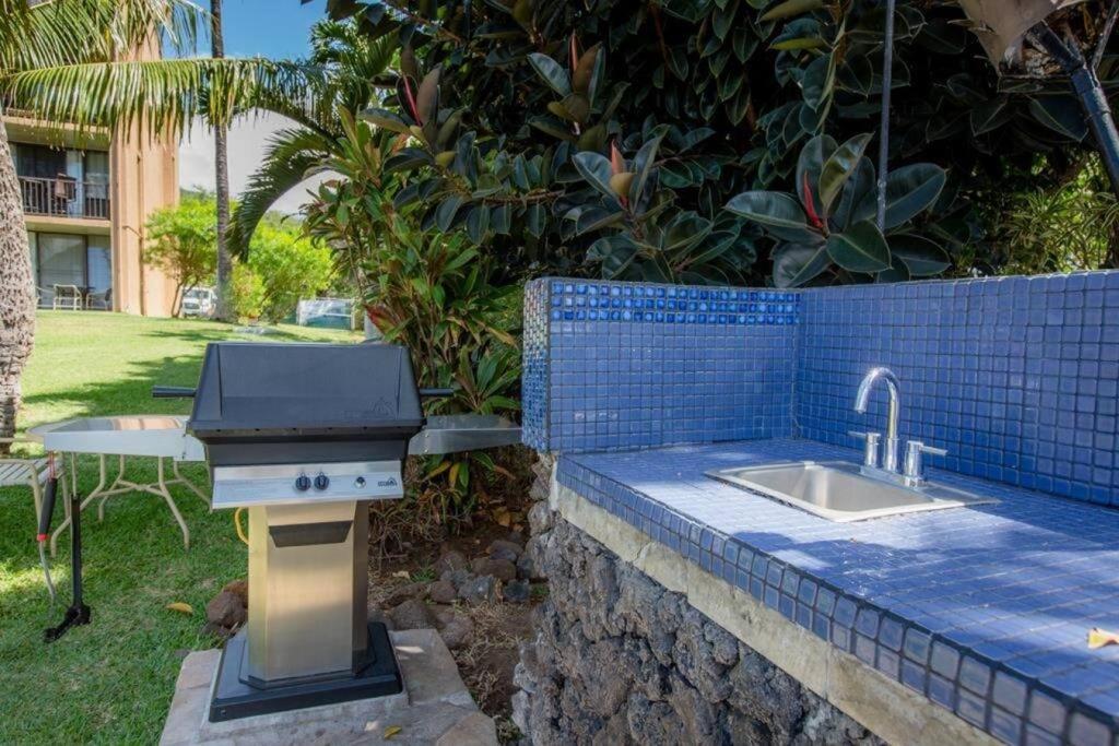 Stunning Maui Direct Ocean Front On The Beach, Walk To Beach From Condo, Watch Turtles, Whales, Ac In All Rooms Ocean View Pool And Spa Wailuku Bagian luar foto