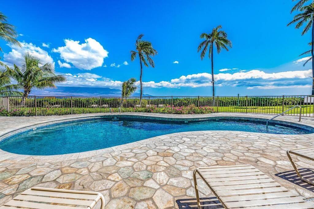 Stunning Maui Direct Ocean Front On The Beach, Walk To Beach From Condo, Watch Turtles, Whales, Ac In All Rooms Ocean View Pool And Spa Wailuku Bagian luar foto