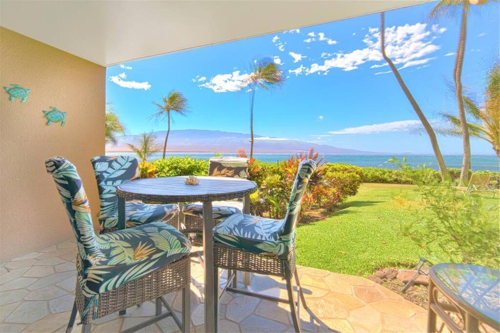 Stunning Maui Direct Ocean Front On The Beach, Walk To Beach From Condo, Watch Turtles, Whales, Ac In All Rooms Ocean View Pool And Spa Wailuku Bagian luar foto