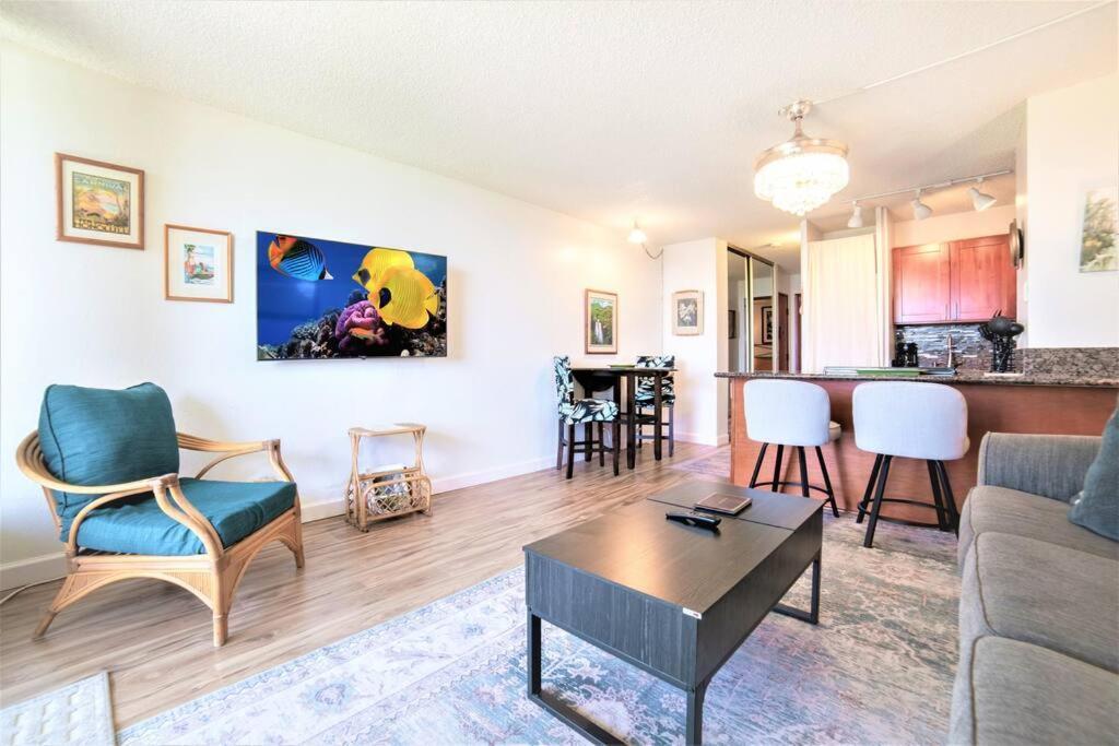 Stunning Maui Direct Ocean Front On The Beach, Walk To Beach From Condo, Watch Turtles, Whales, Ac In All Rooms Ocean View Pool And Spa Wailuku Bagian luar foto