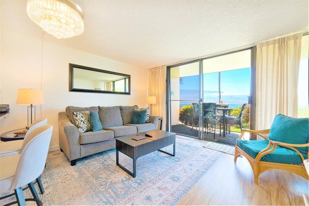 Stunning Maui Direct Ocean Front On The Beach, Walk To Beach From Condo, Watch Turtles, Whales, Ac In All Rooms Ocean View Pool And Spa Wailuku Bagian luar foto