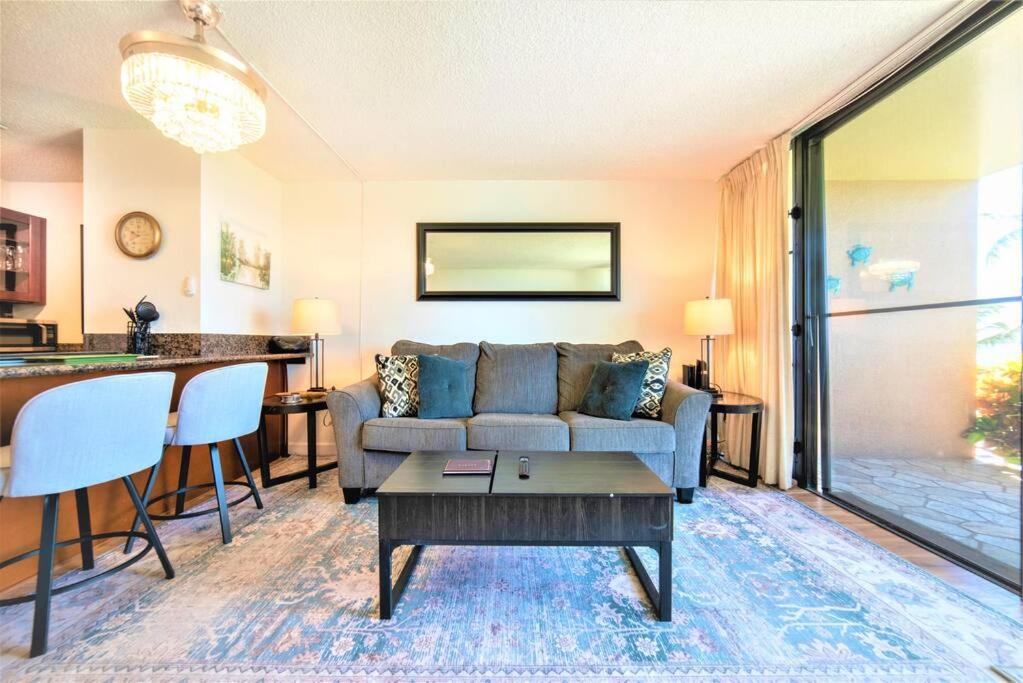 Stunning Maui Direct Ocean Front On The Beach, Walk To Beach From Condo, Watch Turtles, Whales, Ac In All Rooms Ocean View Pool And Spa Wailuku Bagian luar foto