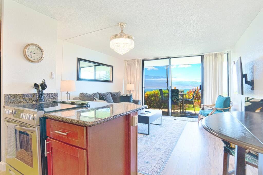 Stunning Maui Direct Ocean Front On The Beach, Walk To Beach From Condo, Watch Turtles, Whales, Ac In All Rooms Ocean View Pool And Spa Wailuku Bagian luar foto